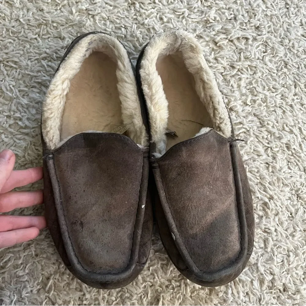 UGG Ascot Gray Suede Plush Shearling Lined Slippers Rubber Sole Size 8